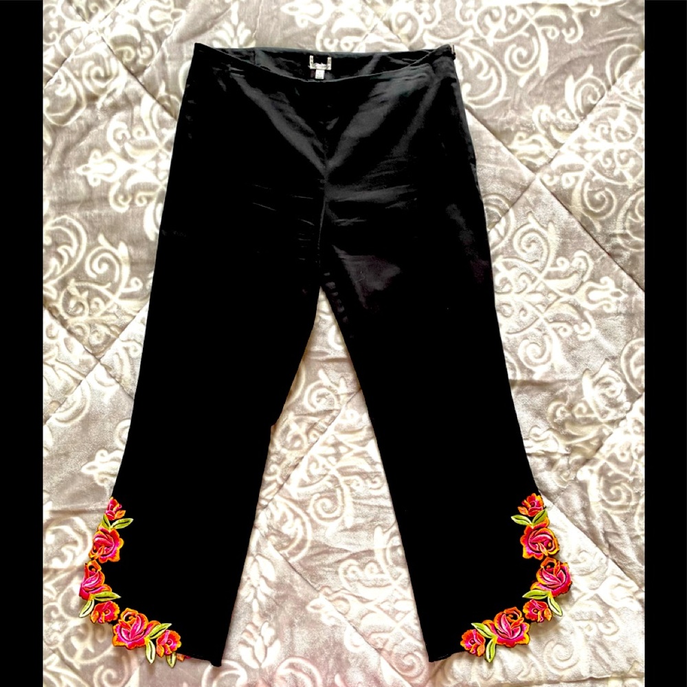 Cache Cropped Pants Flower Hem